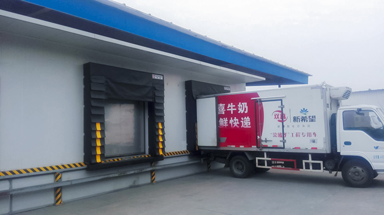 新希望双喜乳业海绵式门封.jpg 新希望双喜乳业海绵式门封.jpg