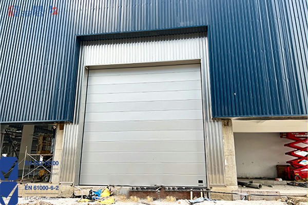 钢结构厂房安装提升门 钢结构厂房安装提升门