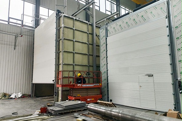 酸洗间工业提升门