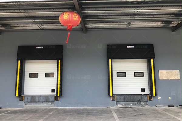工业提升门