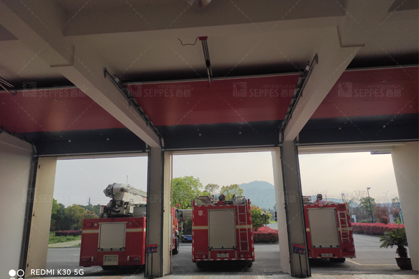 消防站提升门