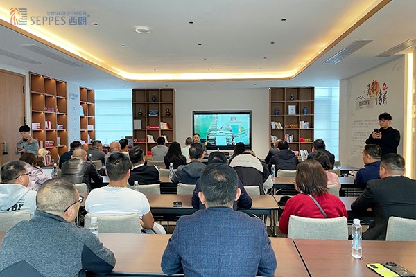 西朗门业杨元嘉董事长分享AI在品牌出海中的提效应用 西朗门业杨元嘉董事长分享AI在品牌出海中的提效应用