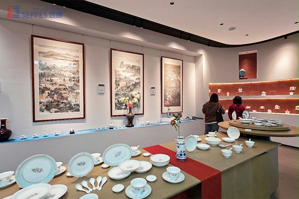此次活动现场贤福轩陶瓷艺术馆展厅 此次活动现场贤福轩陶瓷艺术馆展厅