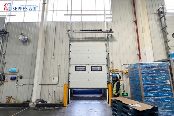 仓库出货口提升门 仓库出货口提升门